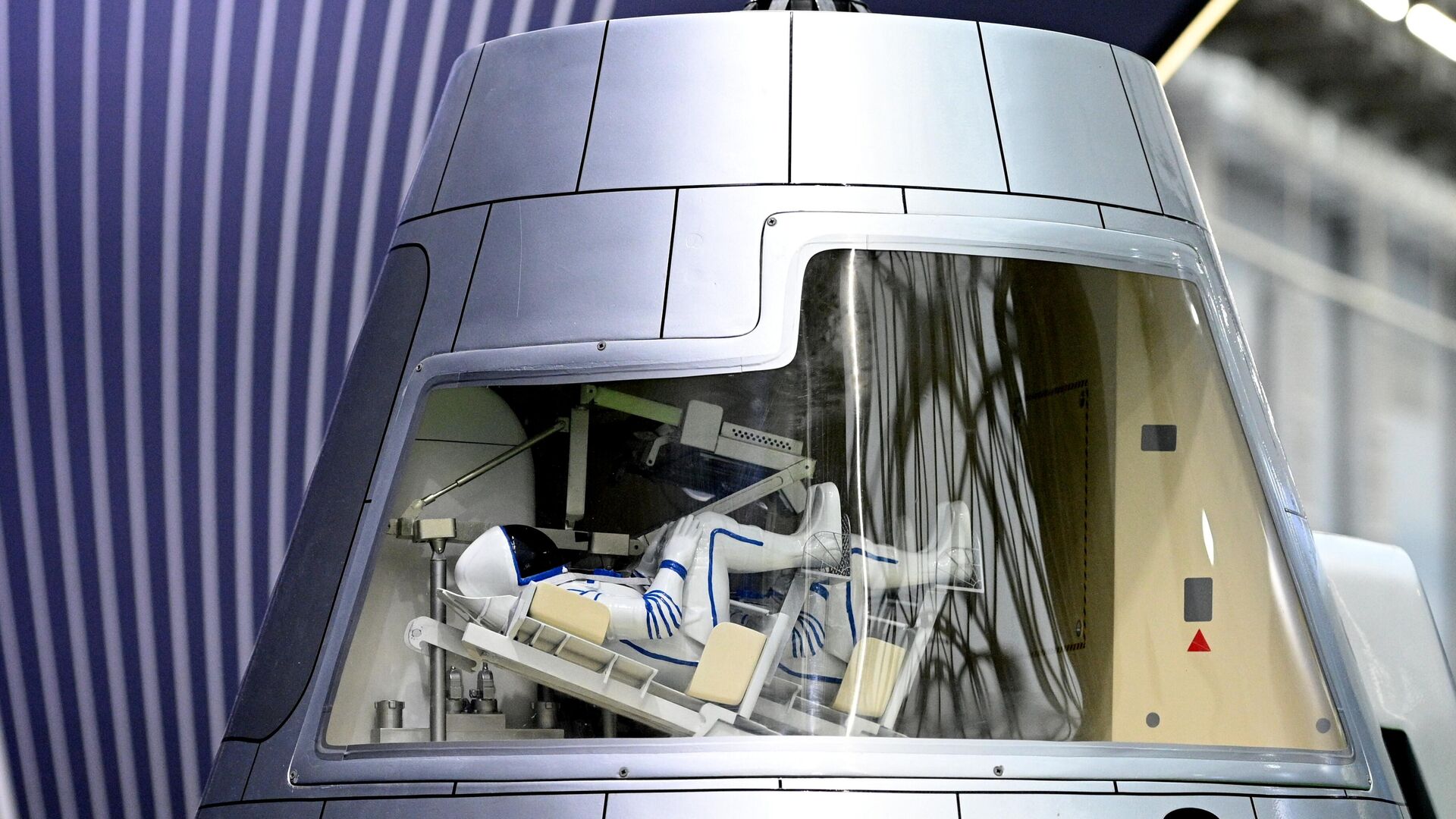 Модель пилотируемого транспортного корабля