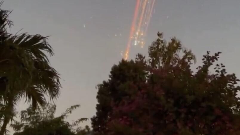 Падение обломков звездолета. Видео очевидца