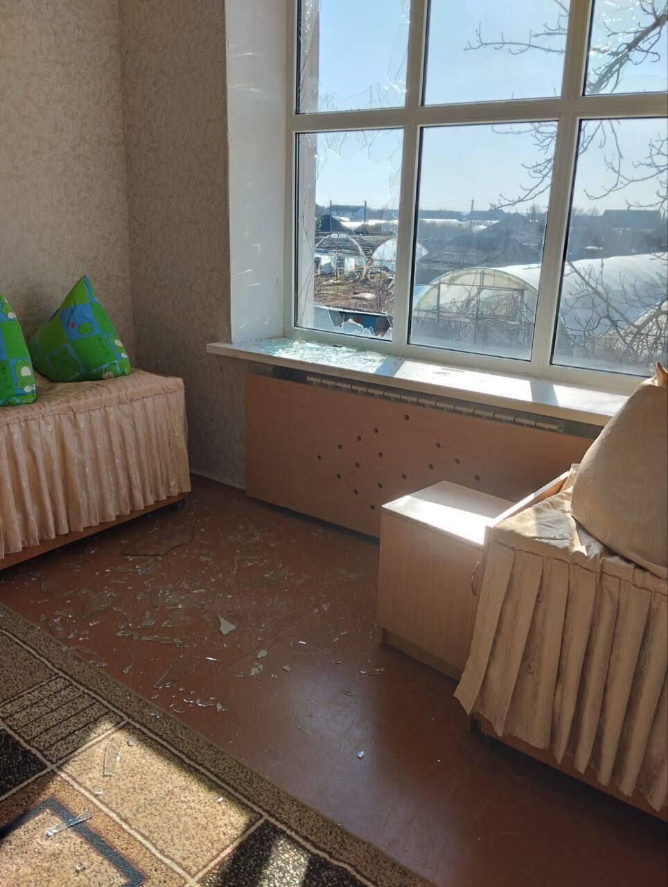 Последствия обстрела территории действующего детского сада Каменки-Днепровской со стороны ВСУ