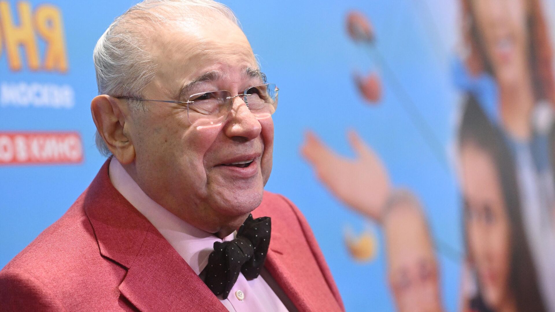 Юморист Евгений Петросян