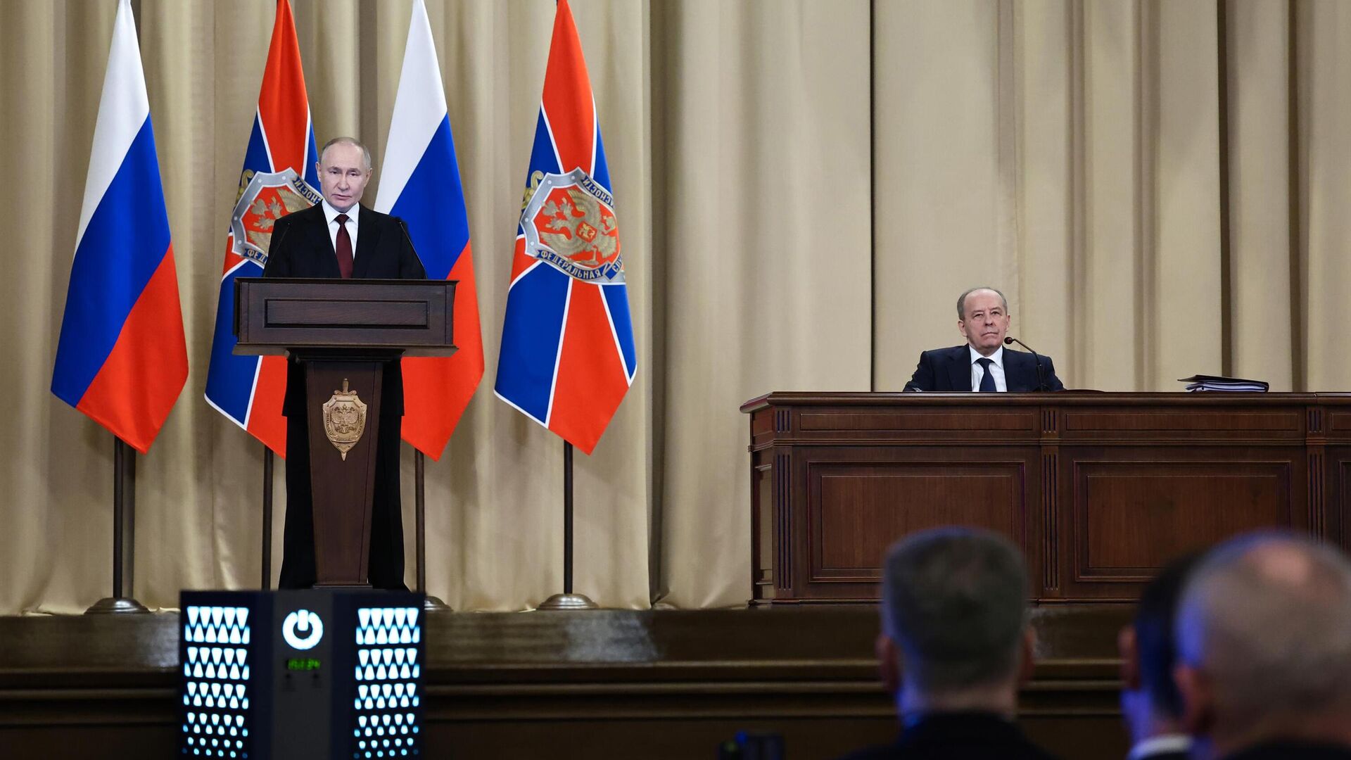 Президент РФ Владимир Путин принимает участие в заседании коллегии Федеральной службы безопасности