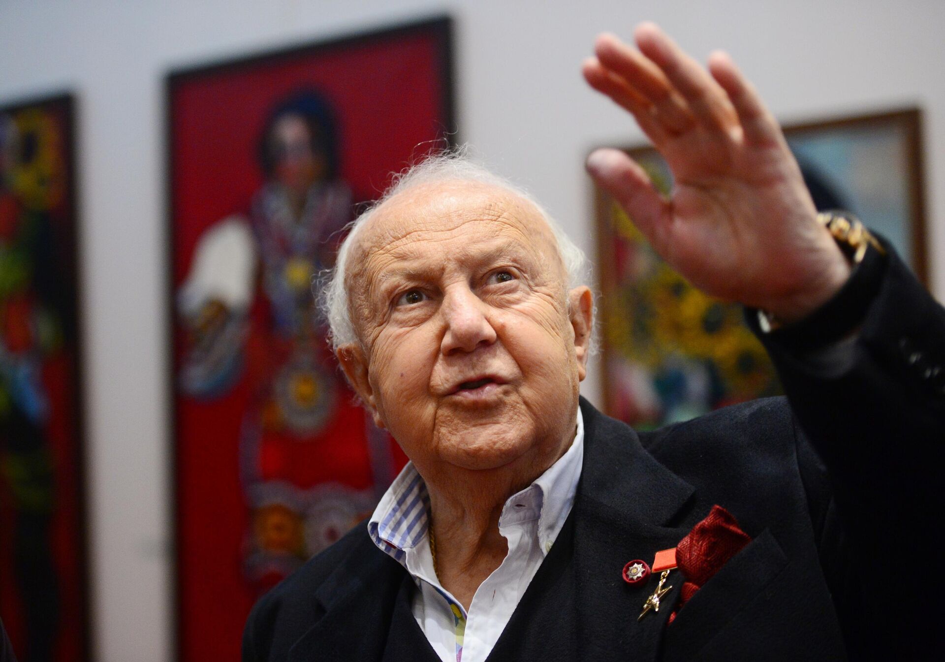 Скульптор, художник Зураб Церетели на открытии фестиваля изобразительных искусств Традиции и современность в Манеже