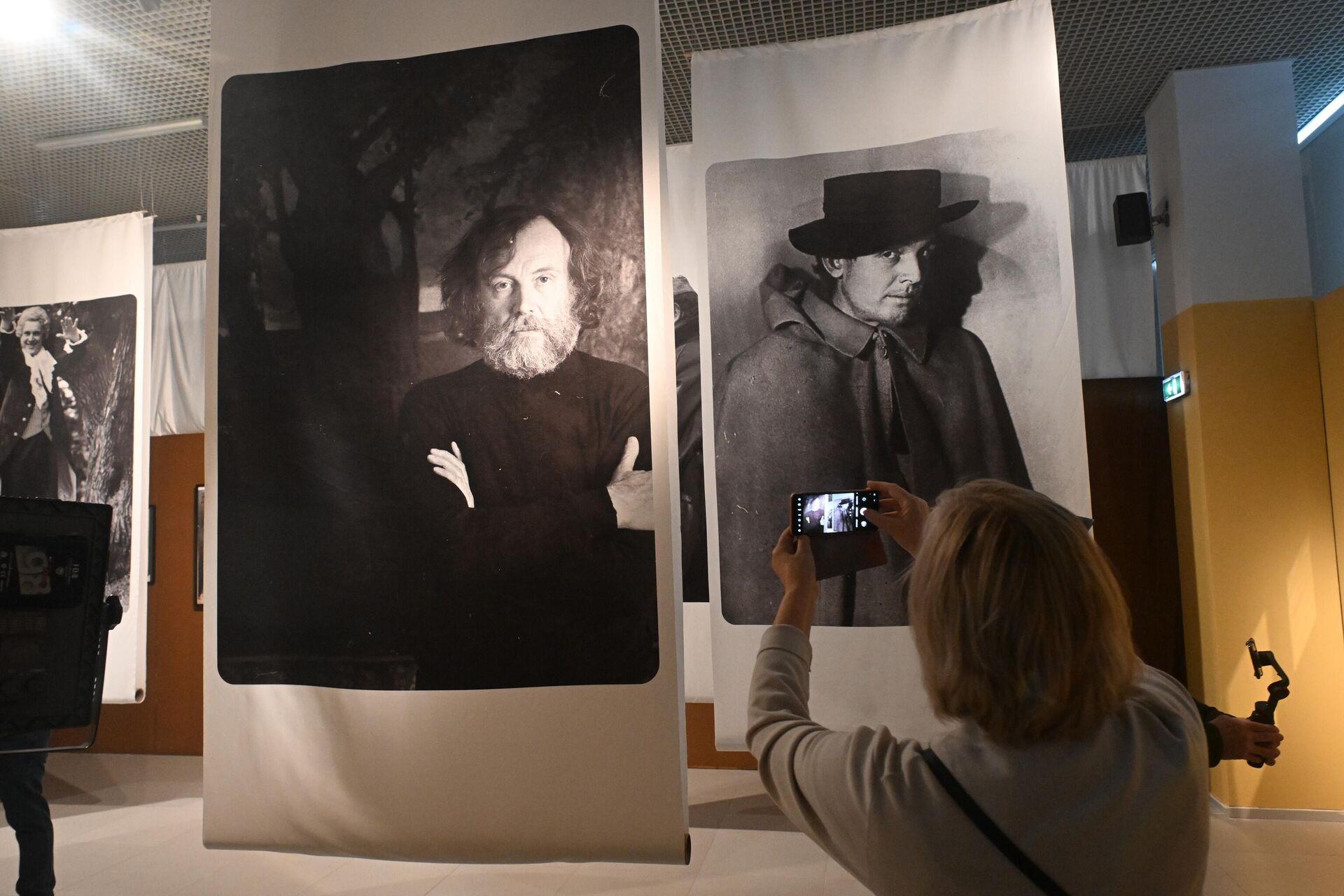 Выставка Дворянское гнездо. Иннокентию Смоктуновскому посвящается