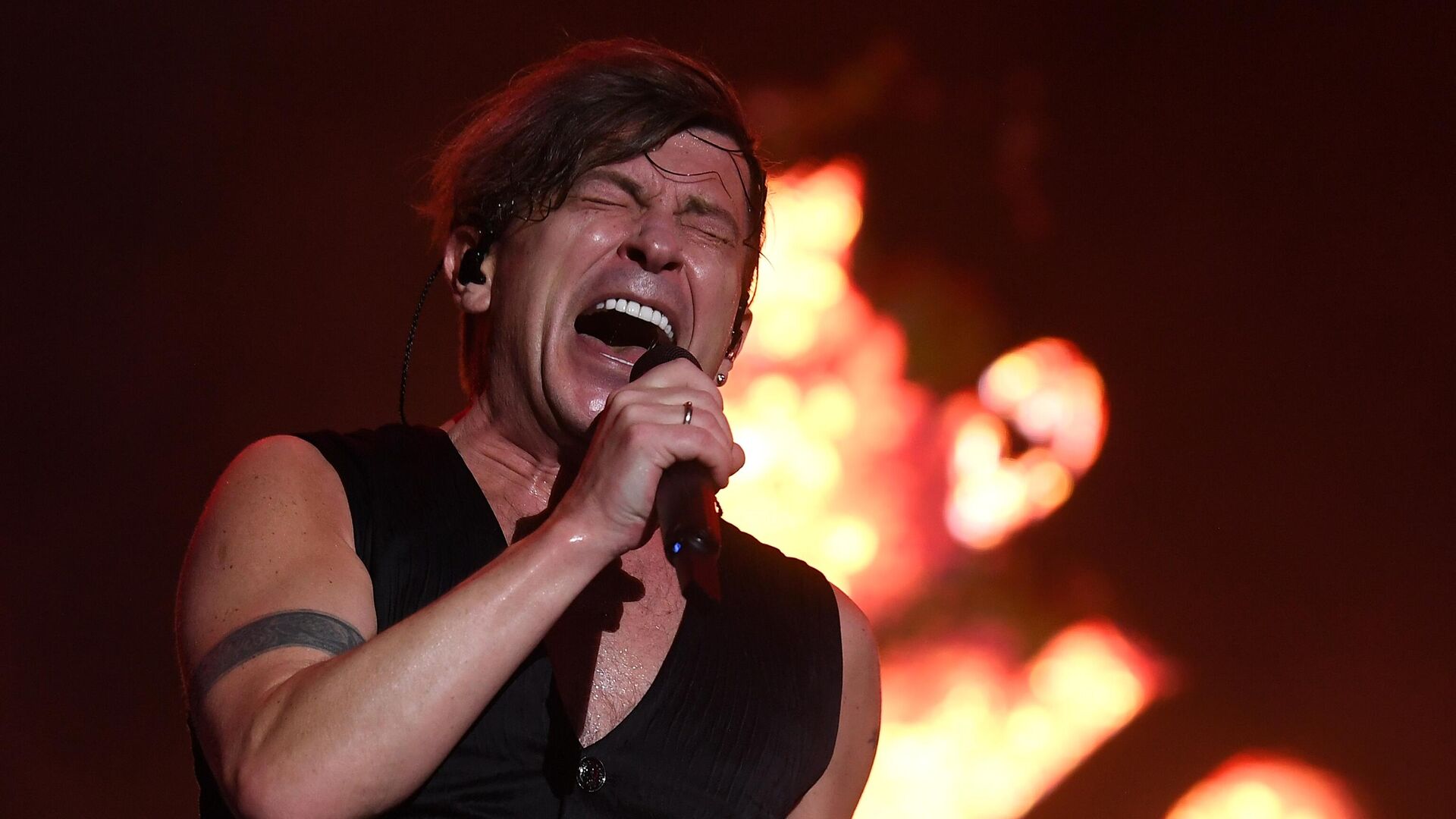 Солист рок-группы Би-2 Лева (Егор Бортник*, признан иноагентом)