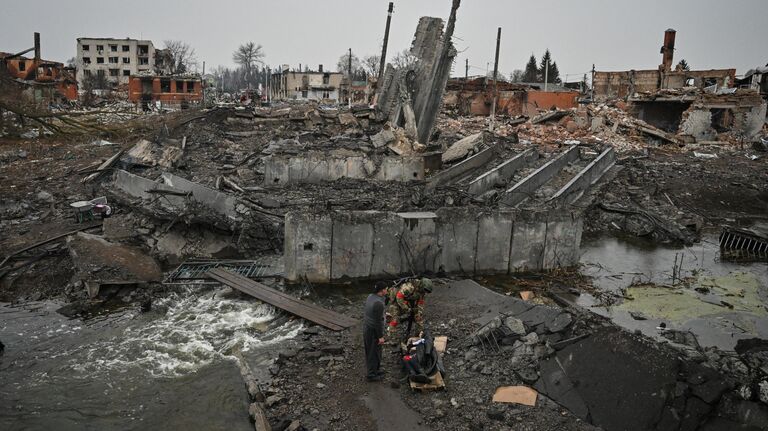 Разрушенный мост через реку Суджа