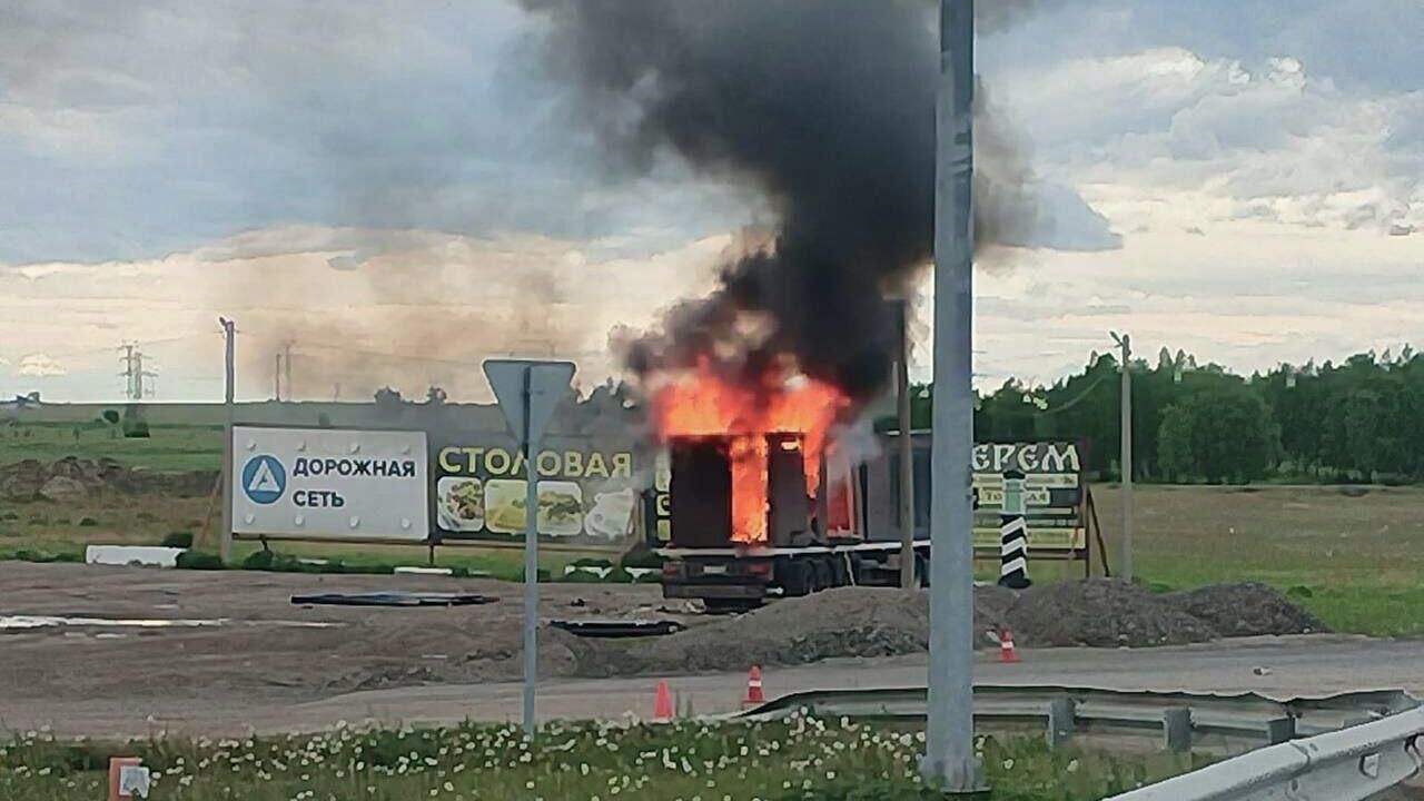 Фура, с которой осуществлялась атака дронов в Усольском районе Иркутской области