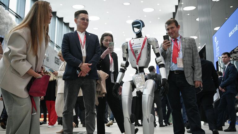 ПМЭФ-2025. Сбор гостей перед началом пленарного заседания