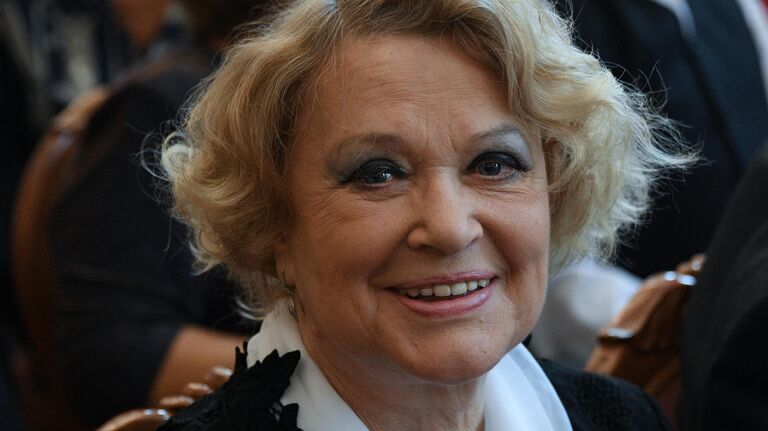 Валентина Талызина на традиционном сборе труппы Московского академического театра имени Моссовета