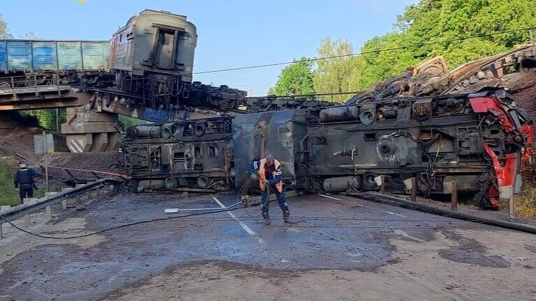 Обрушение железнодорожного моста на 48-м км трассы Тросна-Калиновка Железногорского района в Курской области