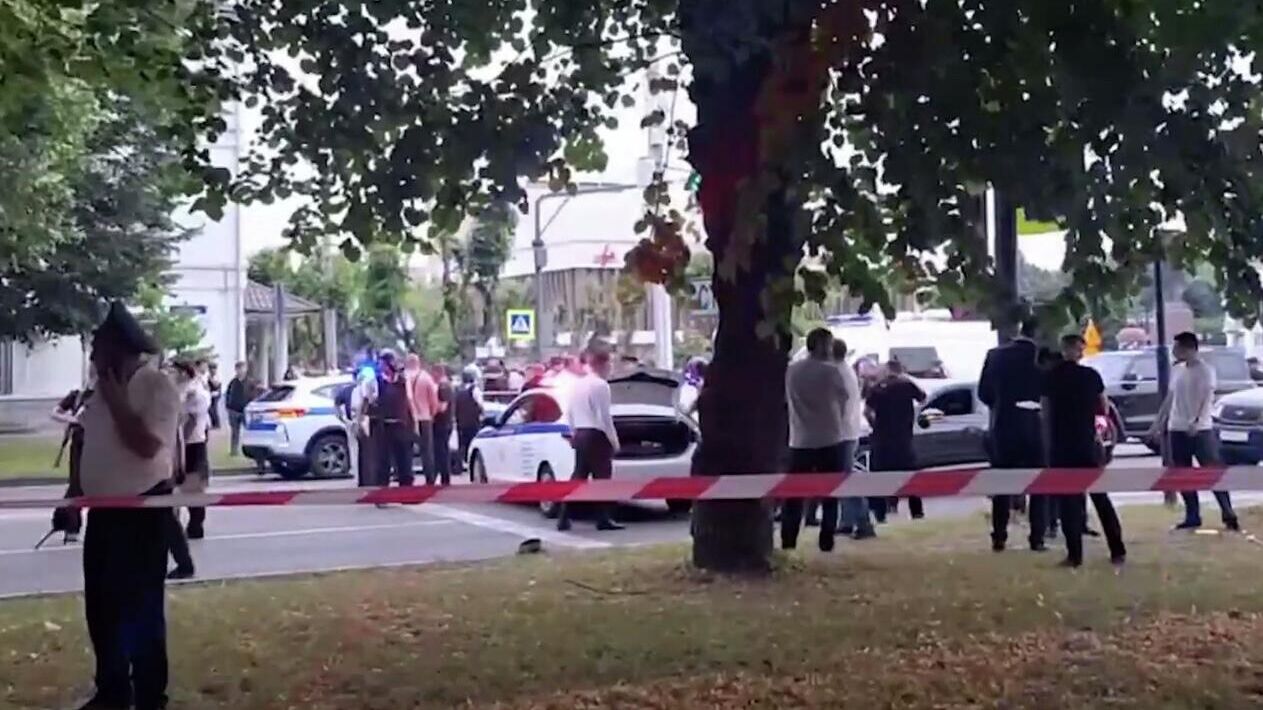 Обстановка на месте нападения на сотрудников ДПС в Нальчике, Кабардино-Балкария. Кадр видео из соцсетей