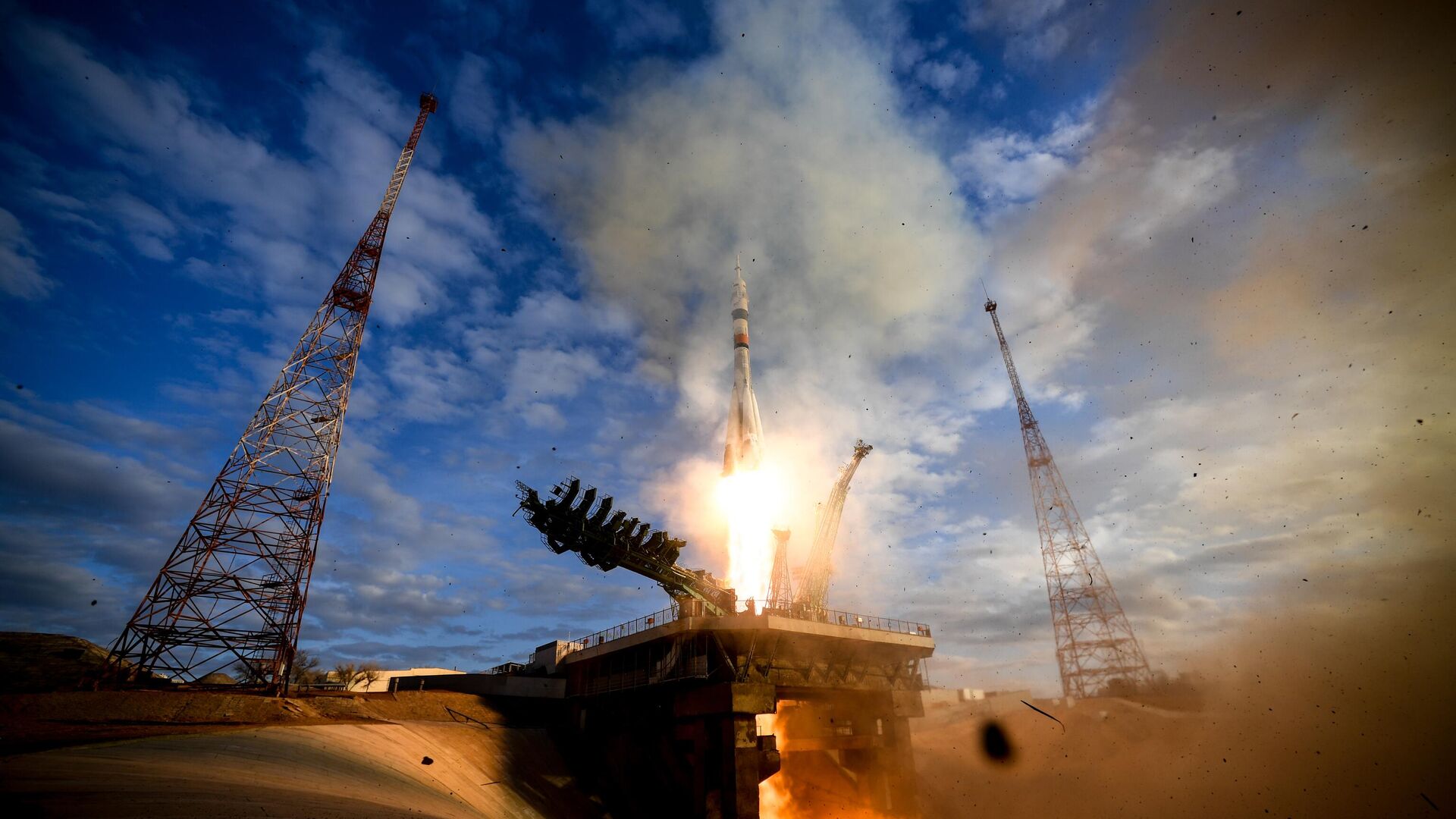 Запуск ракеты с космодрома Байконур