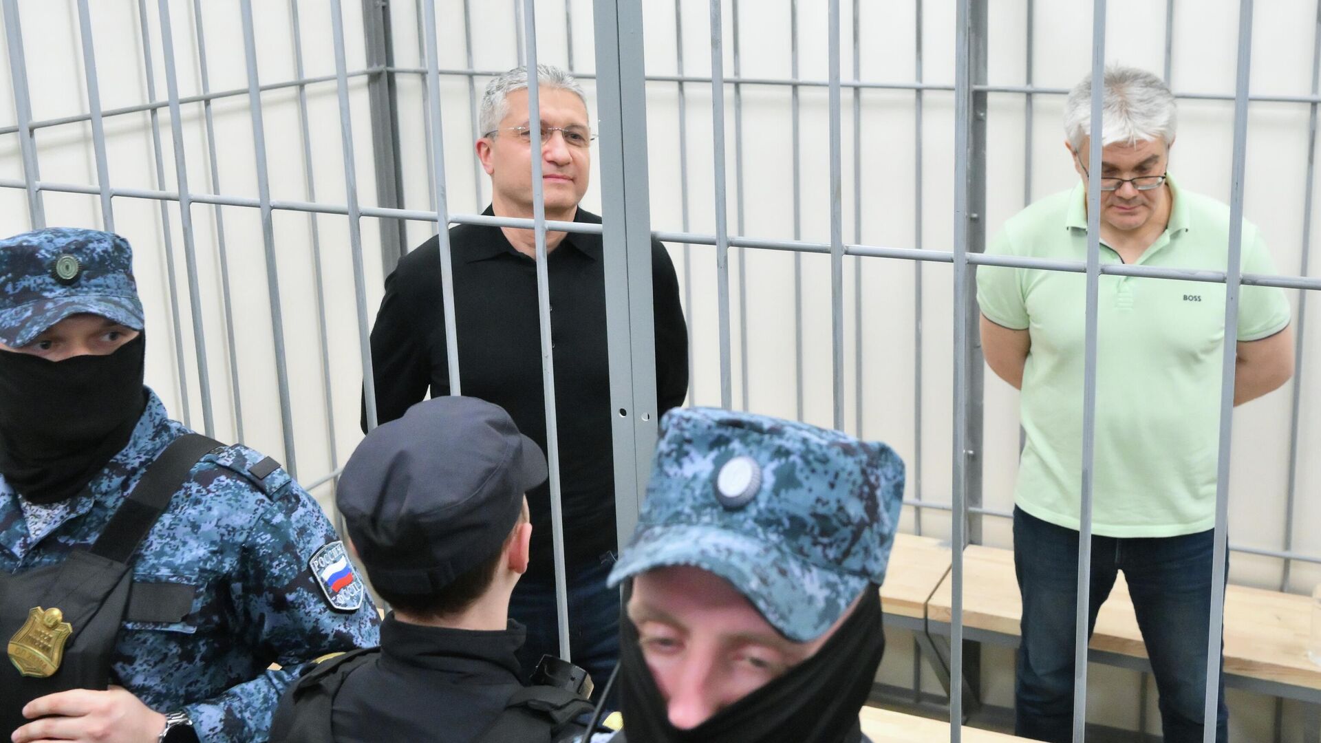 Тимур Иванов и Антон Филатов во время оглашения приговора в суде