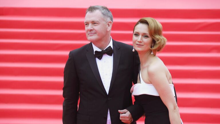 Режиссер Юрий Мороз и актриса Виктория Исакова на церемонии открытия 37-го Московского международного кинофестиваля в столичном кинотеатре Россия