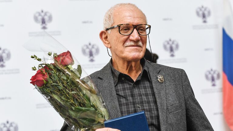 Александр Митта