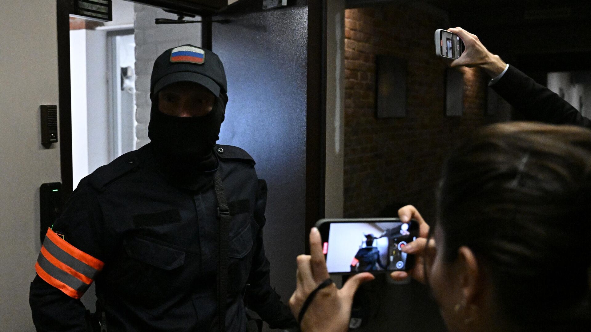 Обыски в офисе редакции Ваza