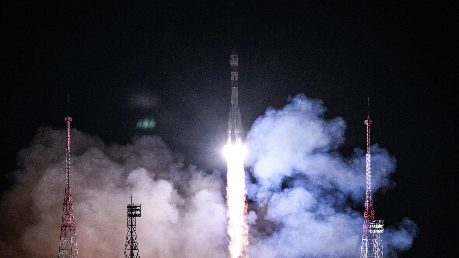 Запуск ракеты-носителя Союз-2-1б с космическим аппаратом Бион-М с космодрома Байконур