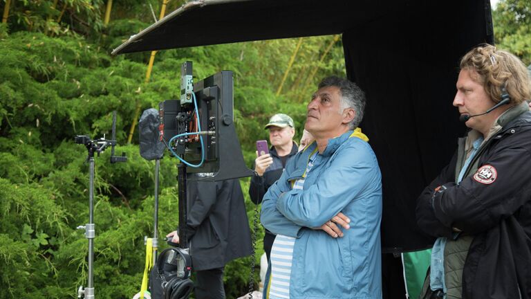 Режиссер Тигран Кеосаян во время съемок фильма Семь дней Петра Семеныча