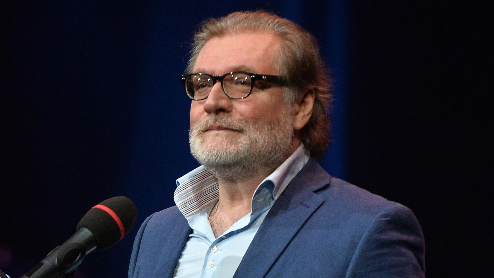 Актер Владимир Симонов