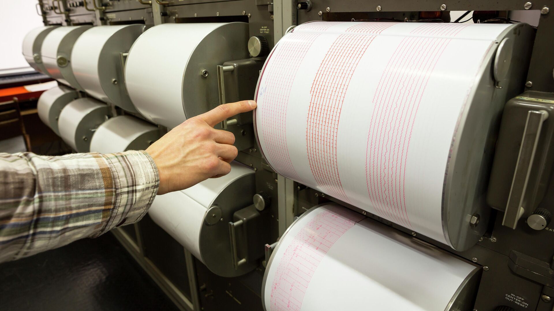 Сейсмограф