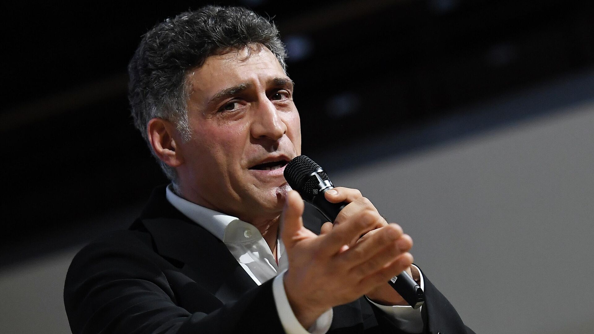 Режиссер Тигран Кеосаян