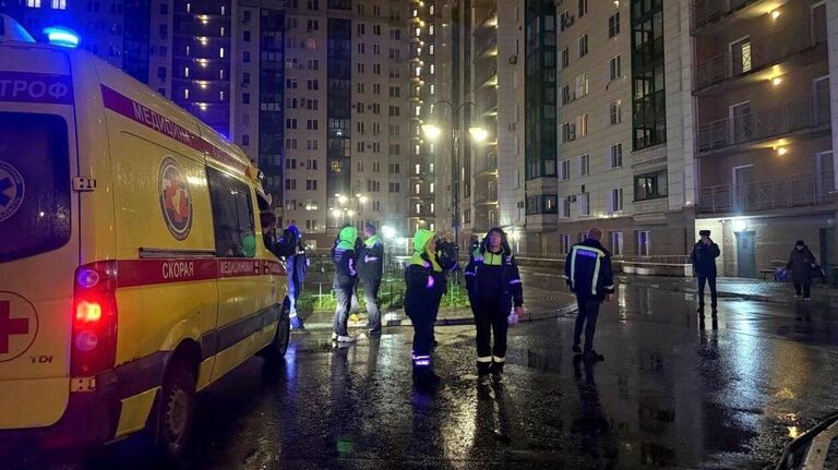 Последствия попадания БПЛА в жилой дом в подмосковном Красногорске