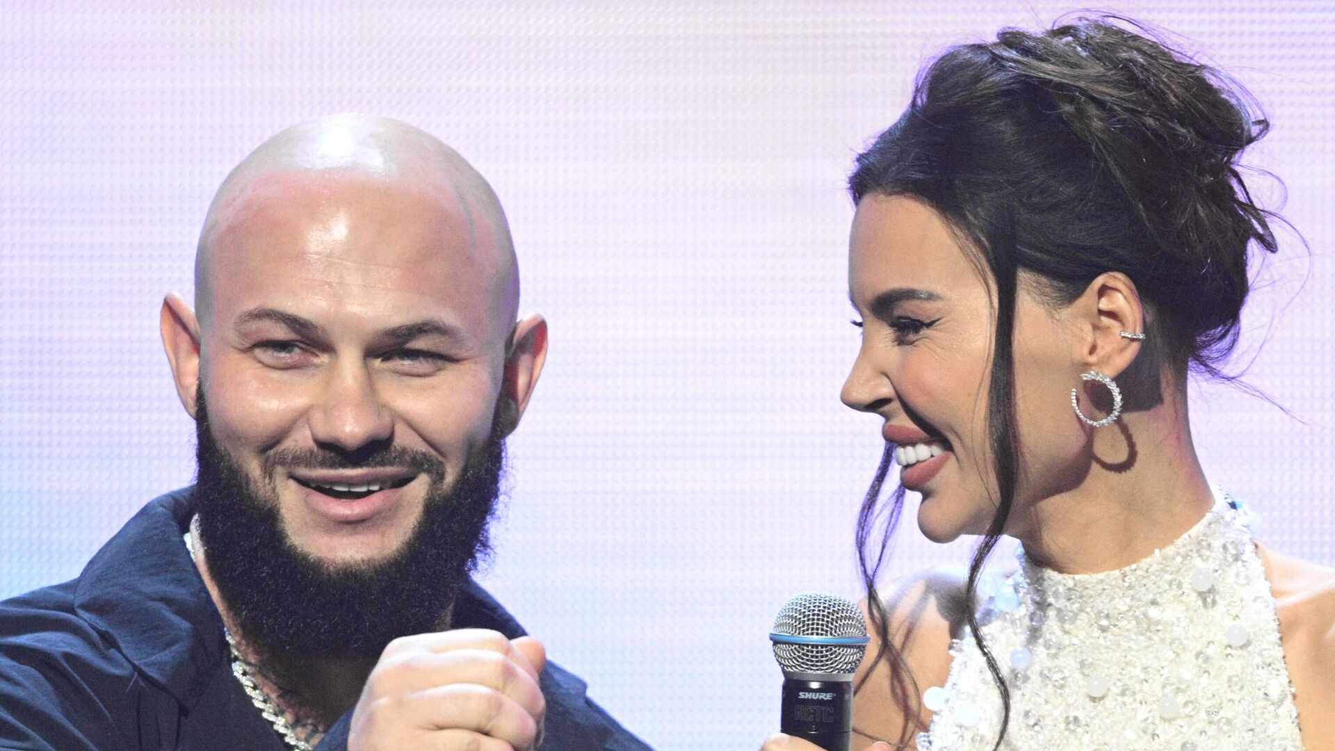 Рэпер Джиган (Денис Устименко-Вайнштейн) с женой Оксаной Самойловой