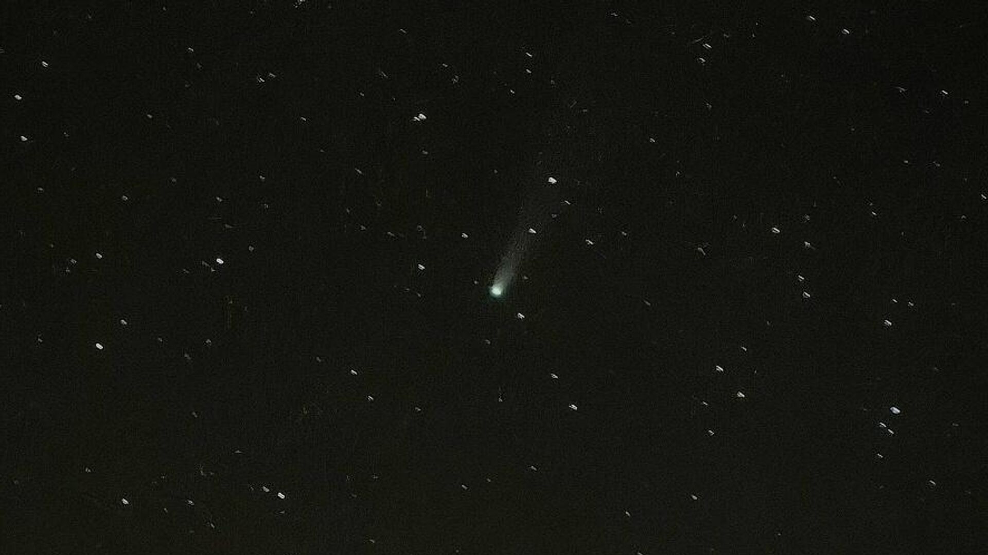 Комета C/2025 A6 (Lemmon), сфотографированная жителем Свердловской области Александром Красновым