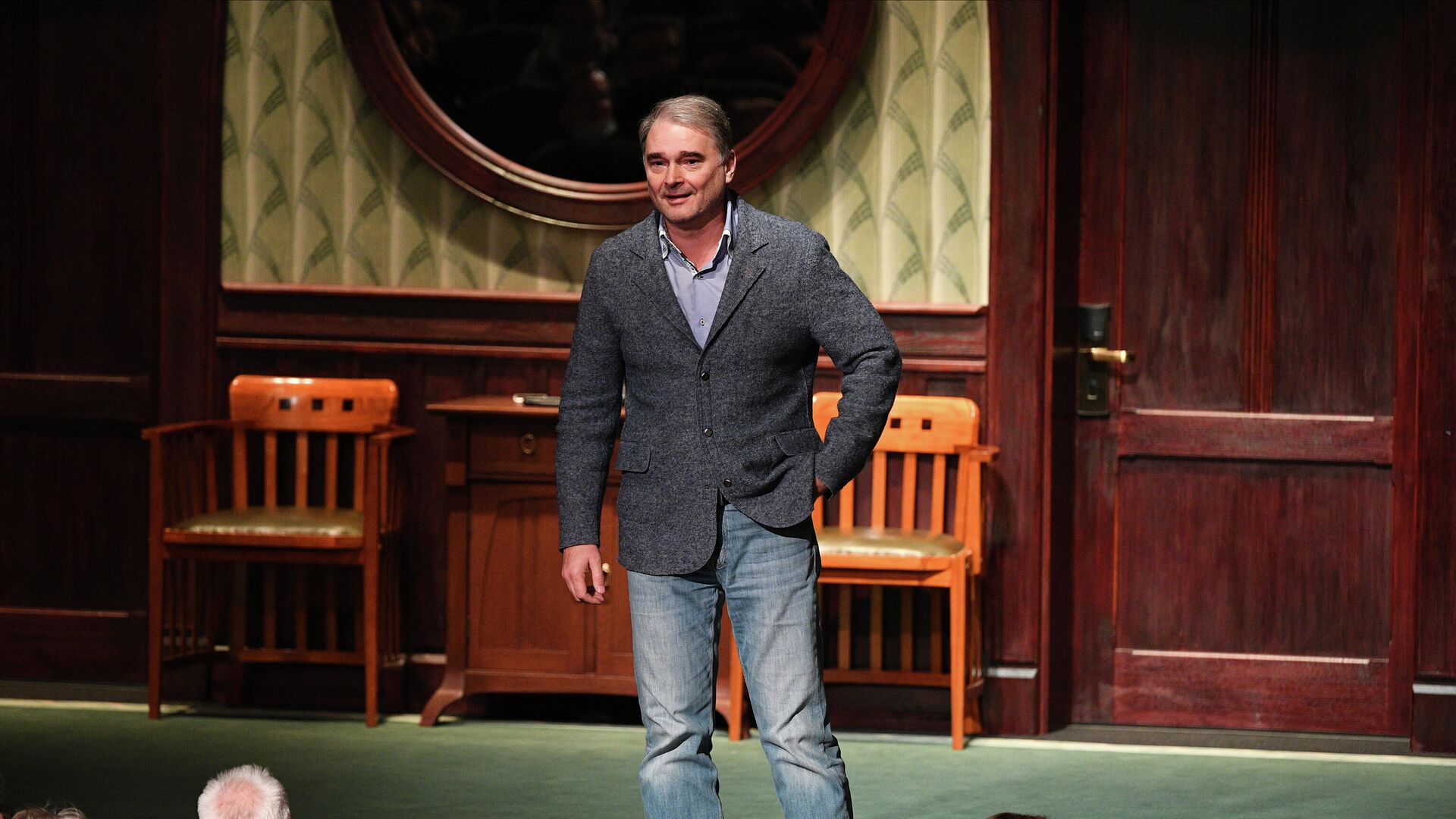 Режиссер Александр Жигалкин