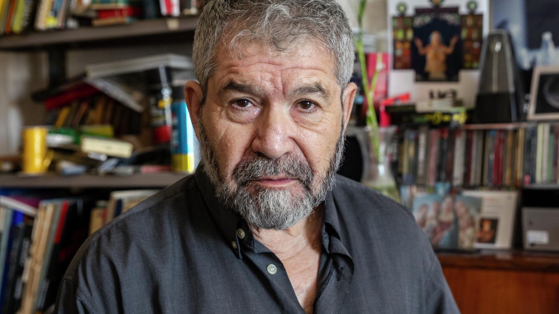 Советский и израильский художник Александр Окунь