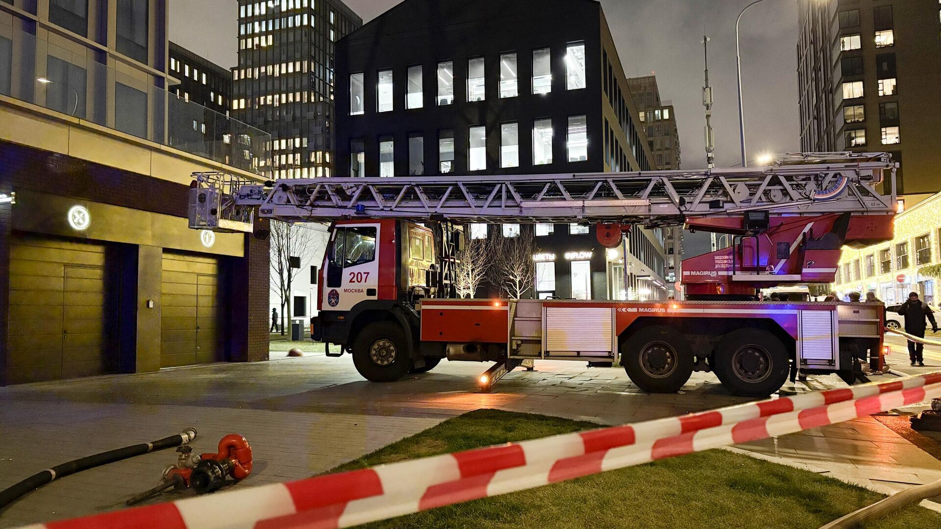 Ликвидация пожара в квартире на 19-м этаже жилого дома на ул. 2-я Звенигородская в Пресненском районе Москвы