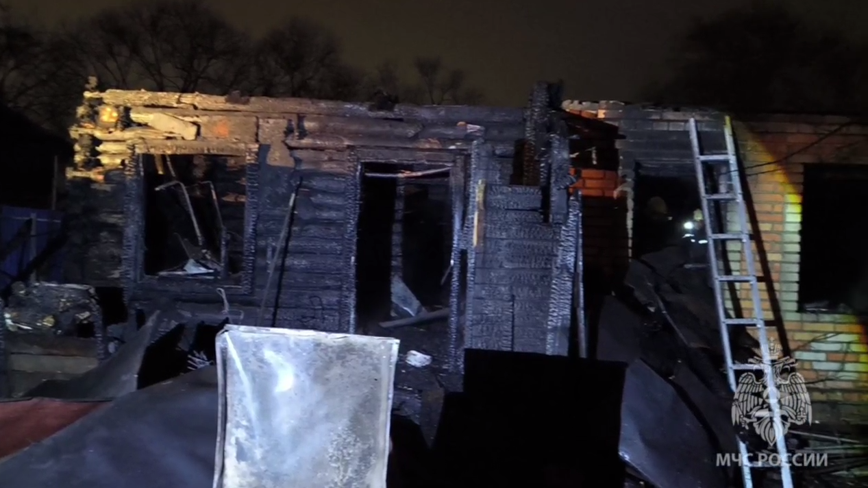 Последствия пожара в частном доме в Пензе. Кадр из видео