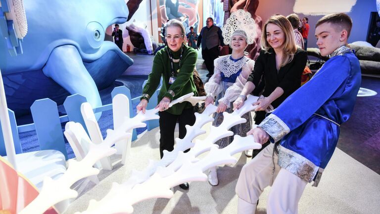 Участники выставки-путешествия Книга сказок в Национальном центре Россия