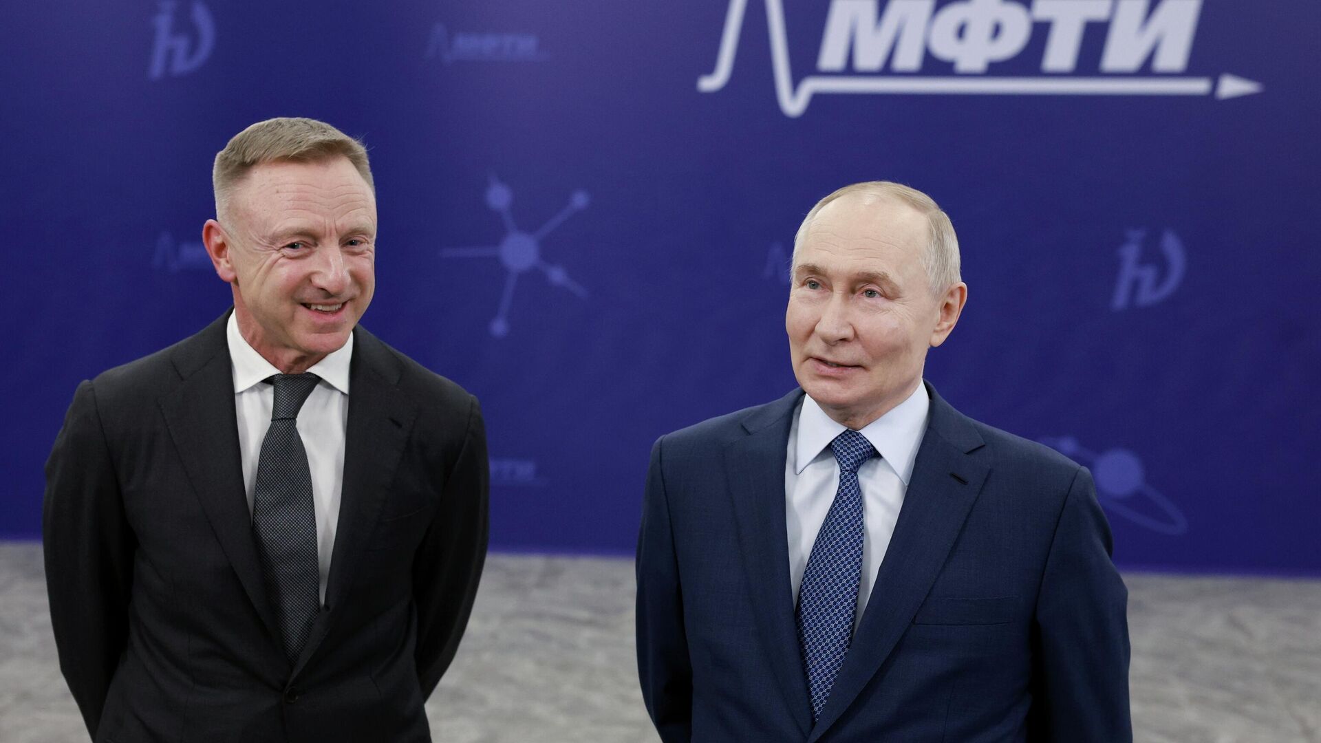 Президент РФ Владимир Путин посещает Московский физико-технический институт