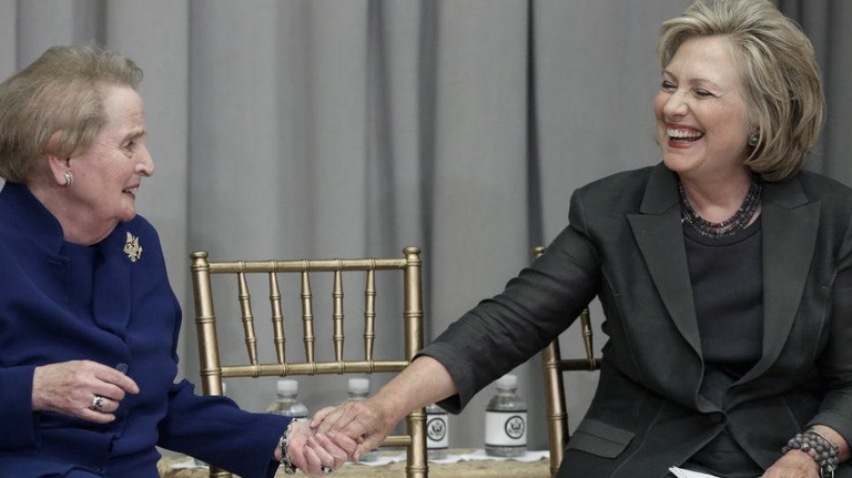 Кадр из фильма Кровавые марионетки Запада