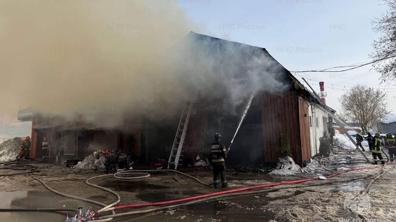 Пожар в нежилом здании в Балашихе