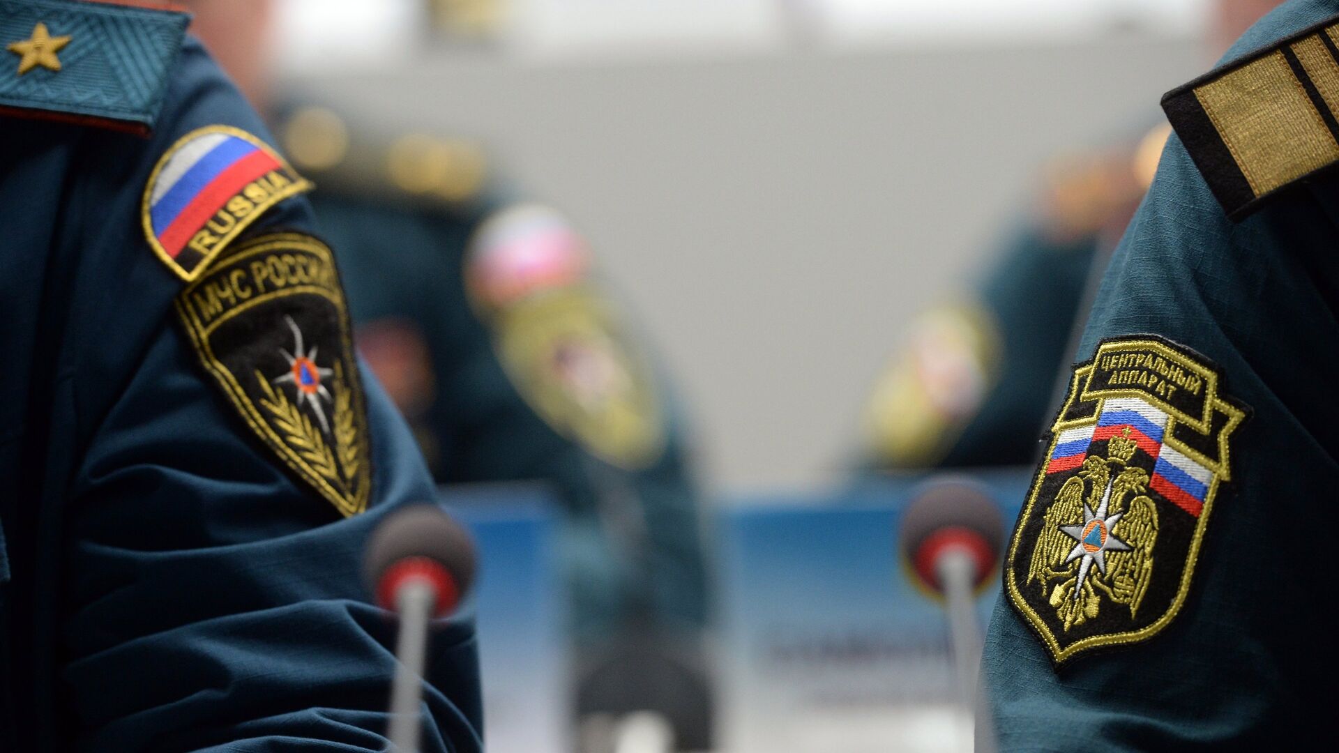 Нашивки на форме сотрудников МЧС