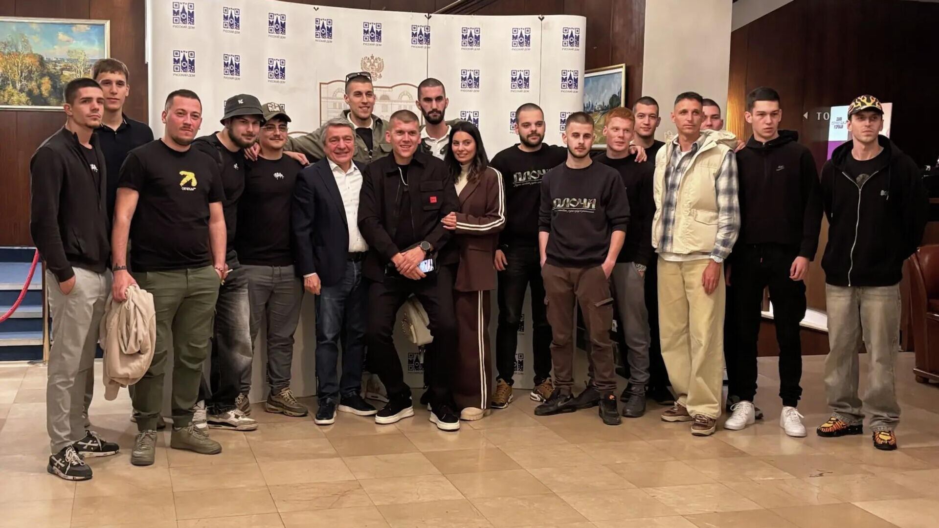 Ашот Джазоян с молодыми журналистами, блогерами Сербии в Русском доме