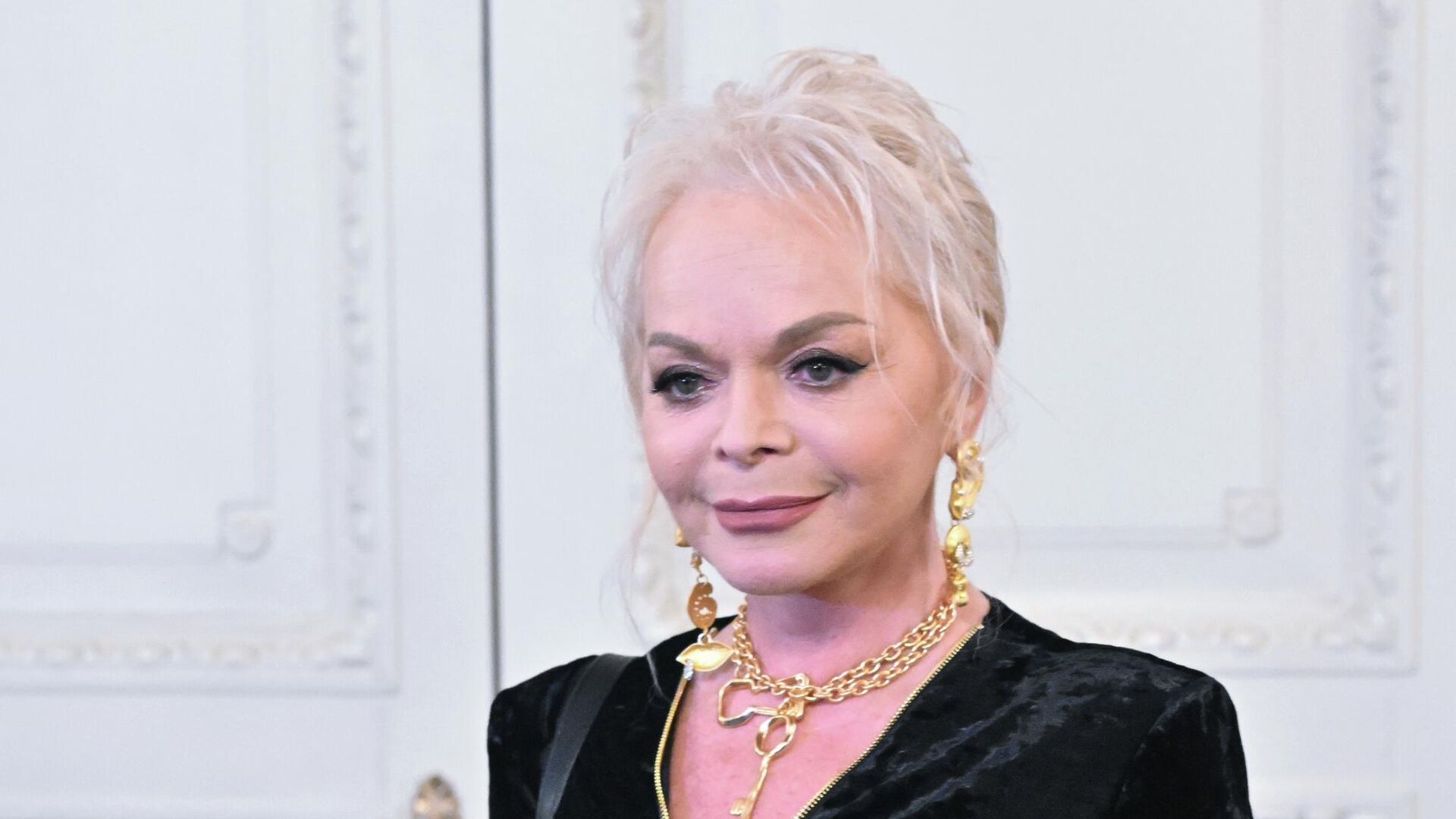 Лариса Долина