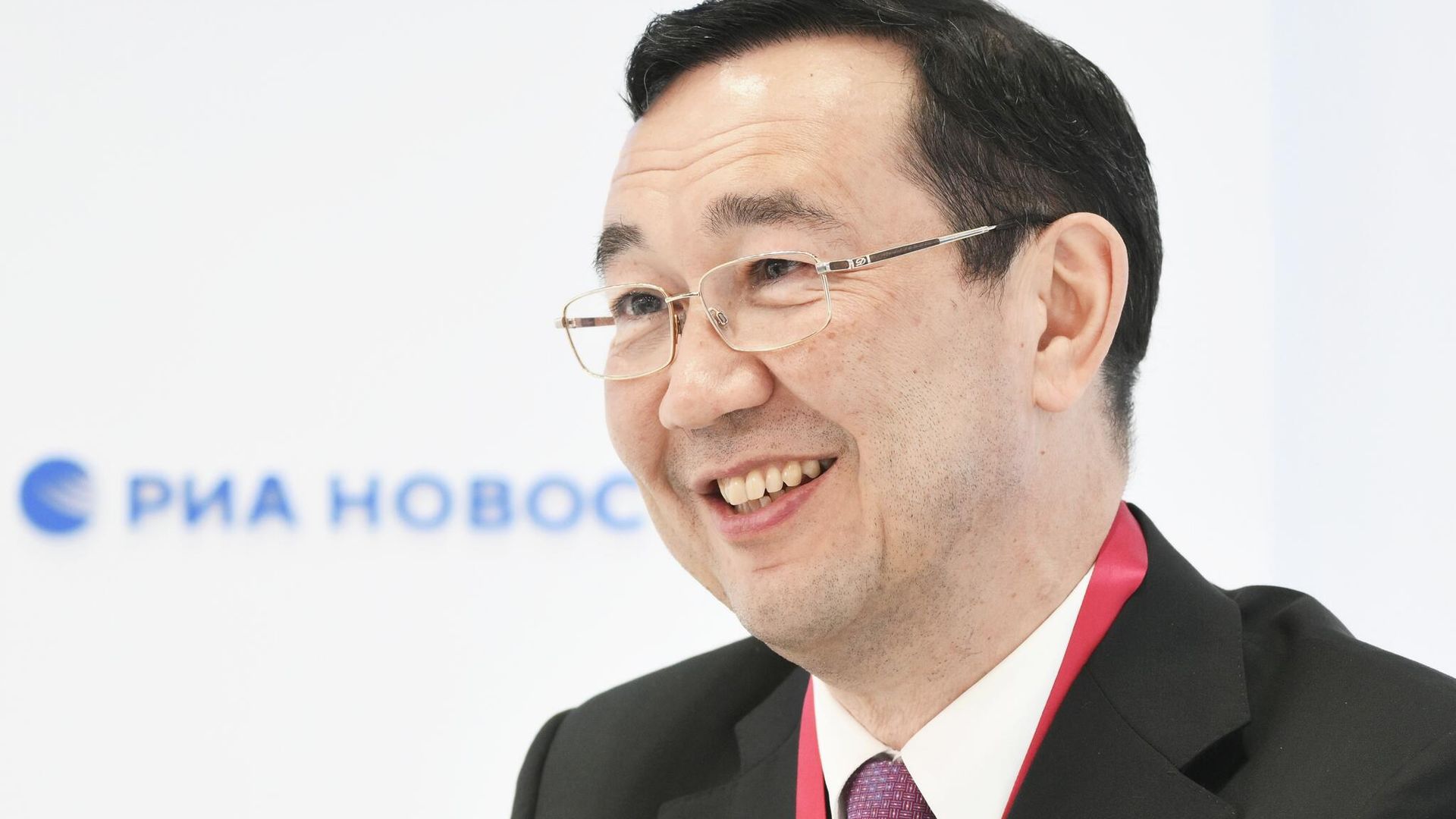 Айсен Николаев