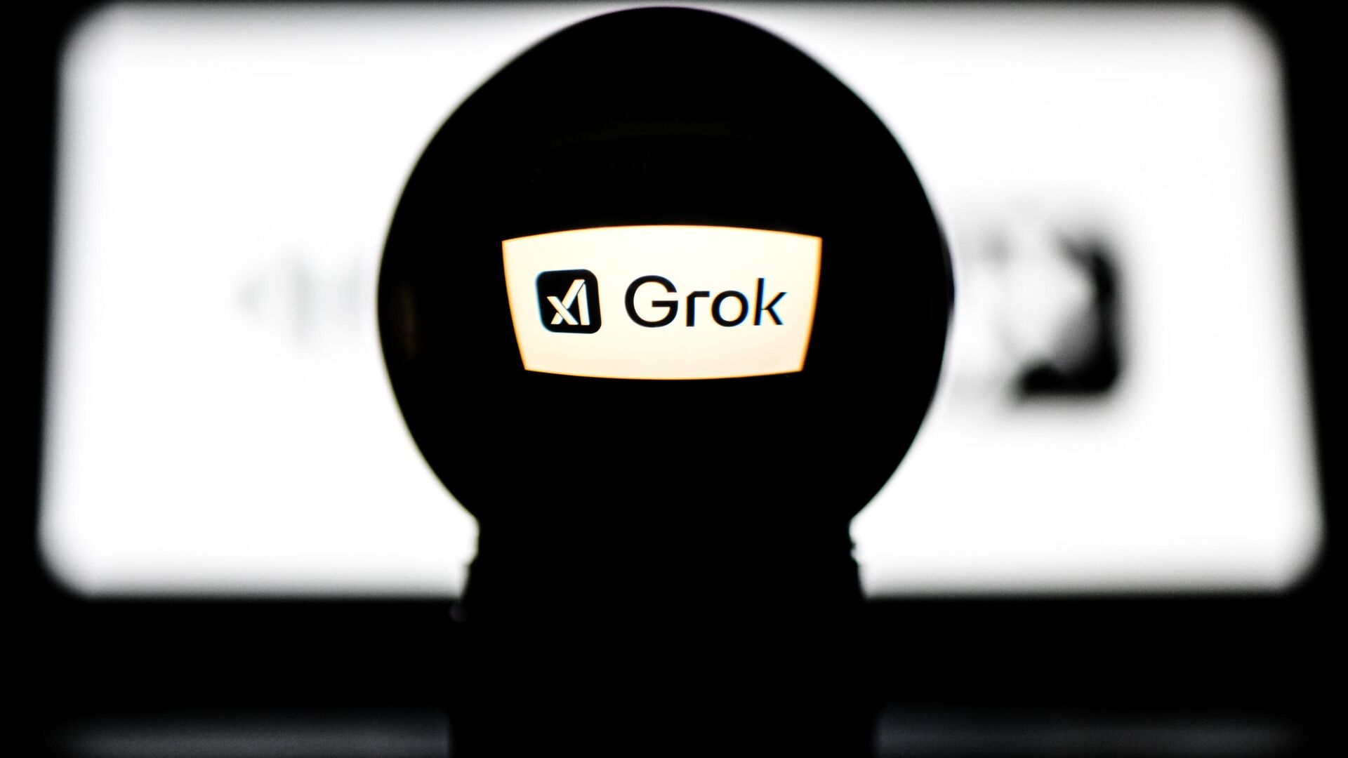 Флагманская ИИ-модель Grok