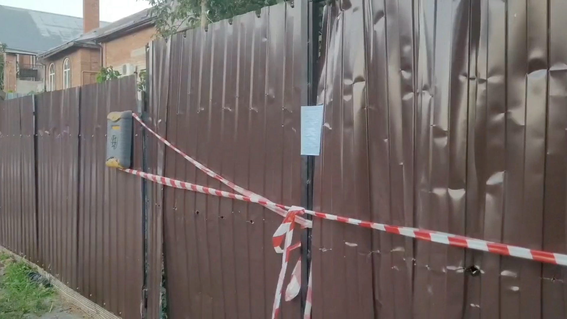 Последствия падения обломков украинского БПЛА на детский центр в Краснодаре