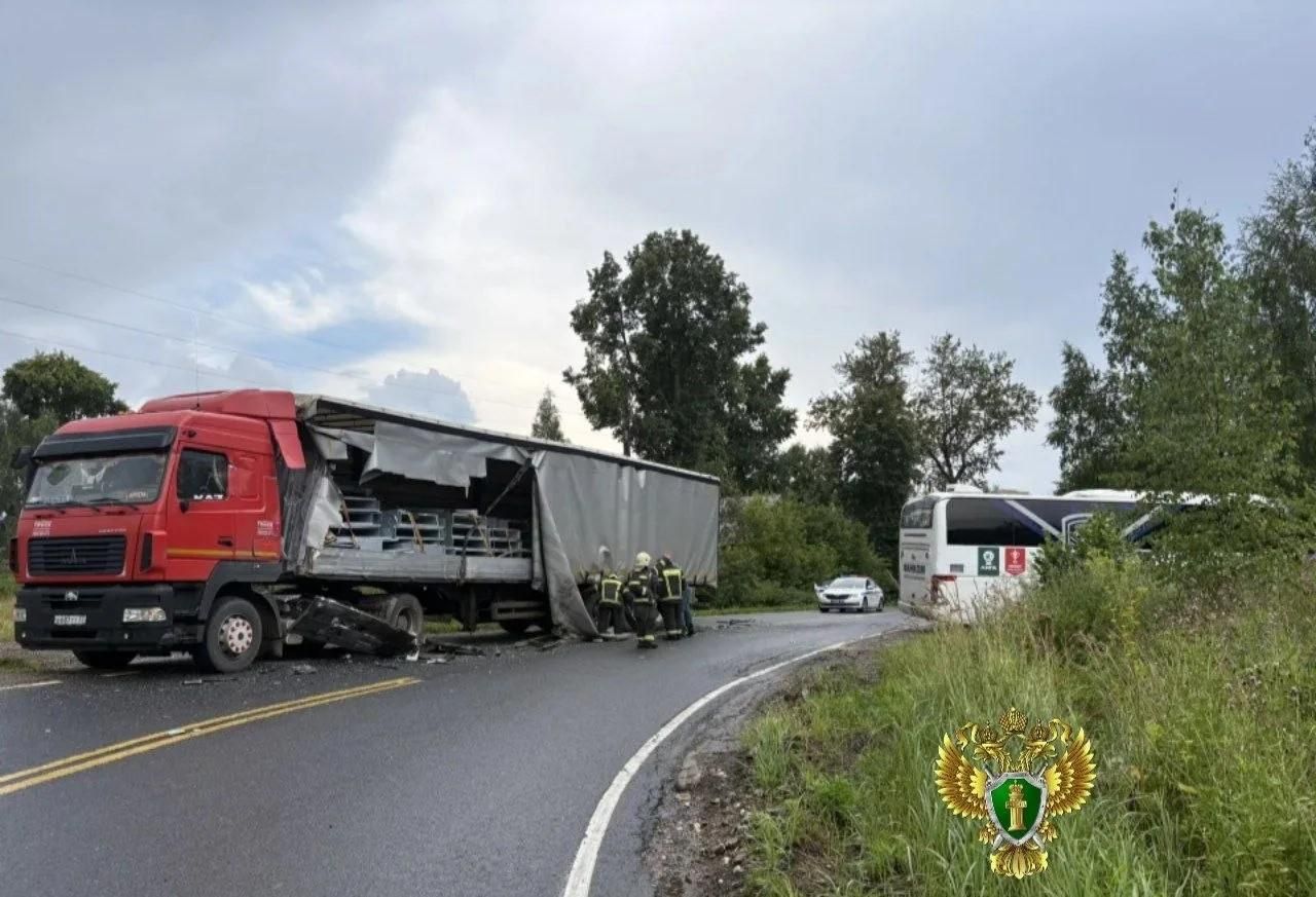 На месте ДТП с участием пассажирского автобуса в Ивановской области