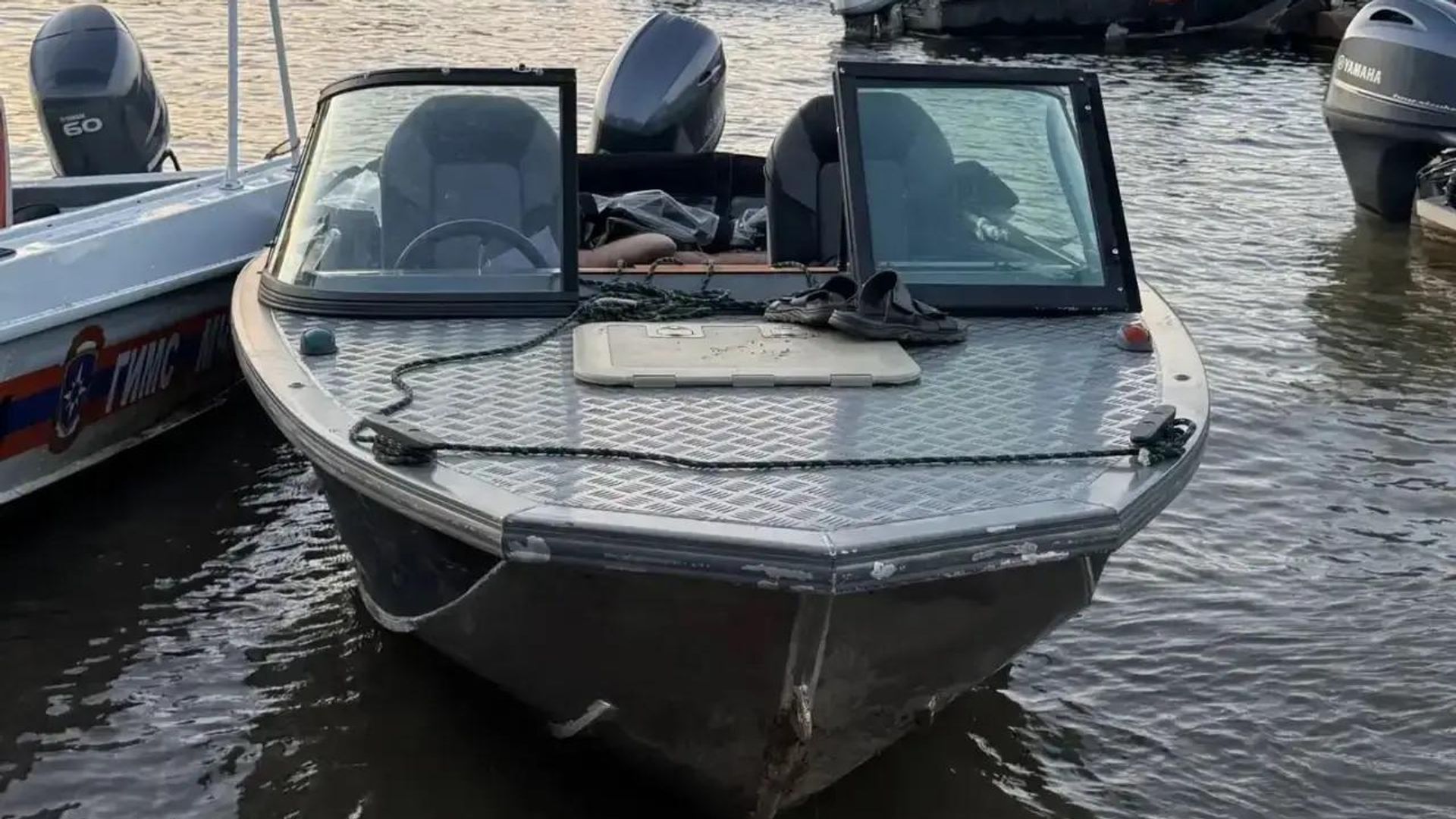 На месте происшествия, где водитель катера переехал девочку на Волге, в городе Маркс Саратовской области