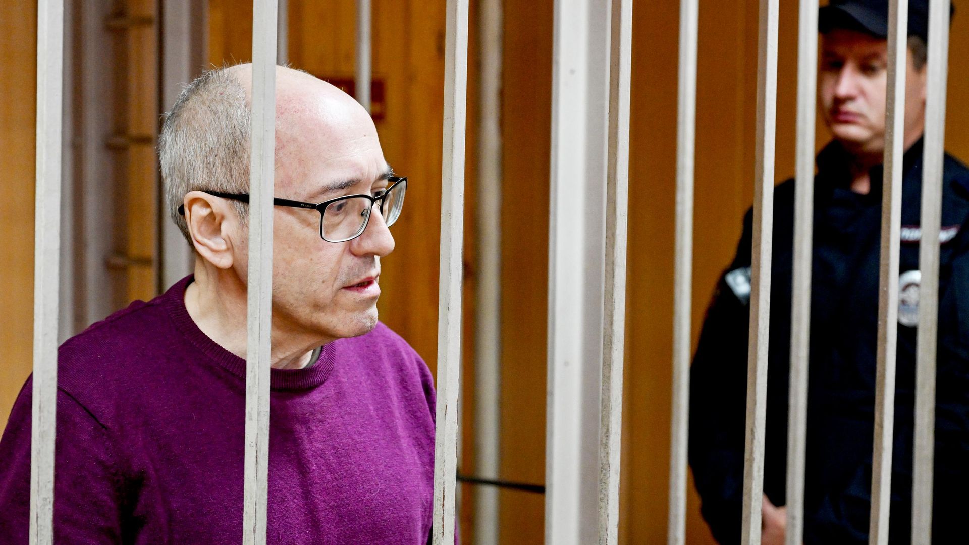 Блогер Павел Сюткин* во время оглашения приговора на заседании Зюзинского районного суда Москвы