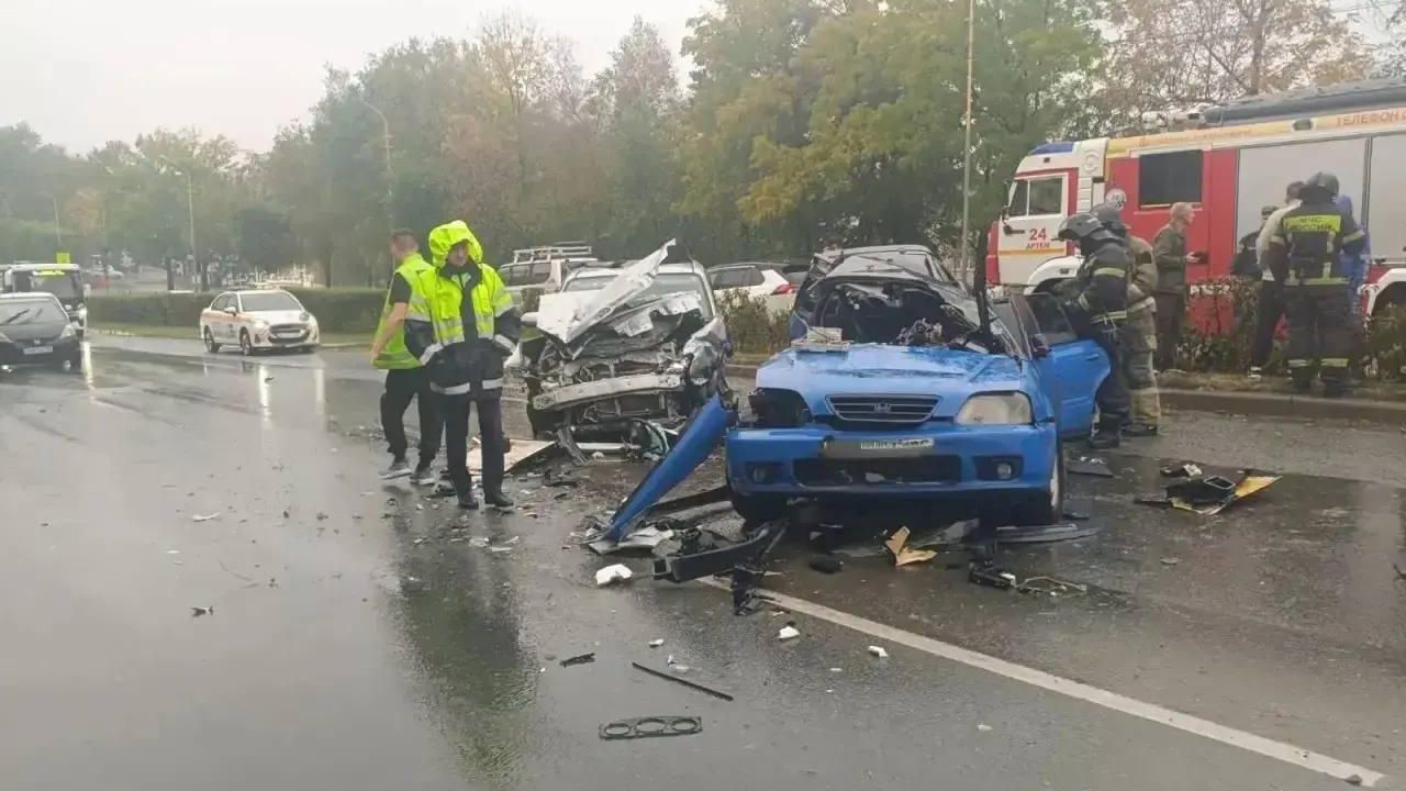 Последствия ДТП в Артеме Приморского края