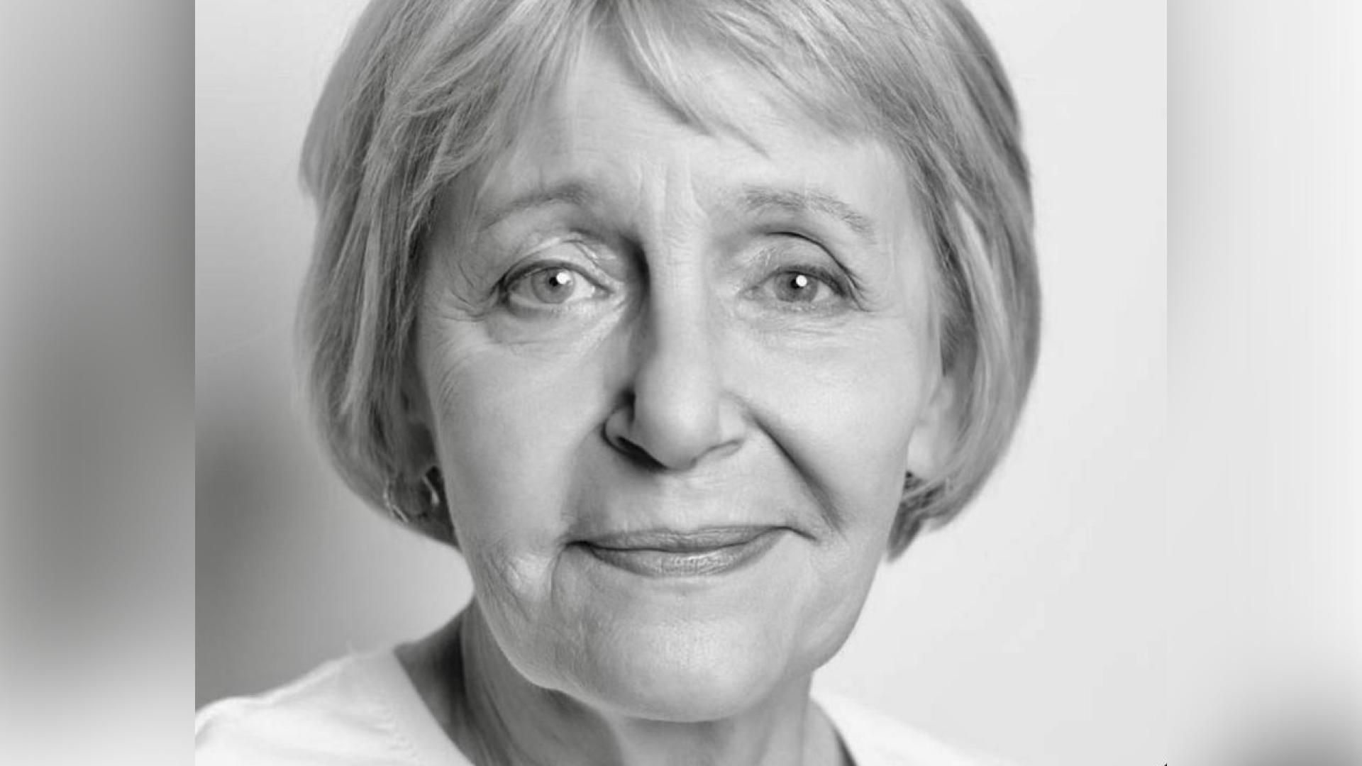 Нина Попова
